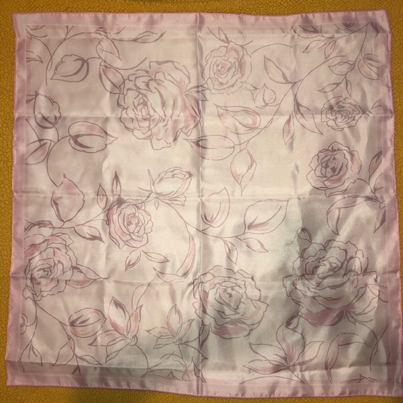 Square roses Silk scarf - Picture 3 of 8
